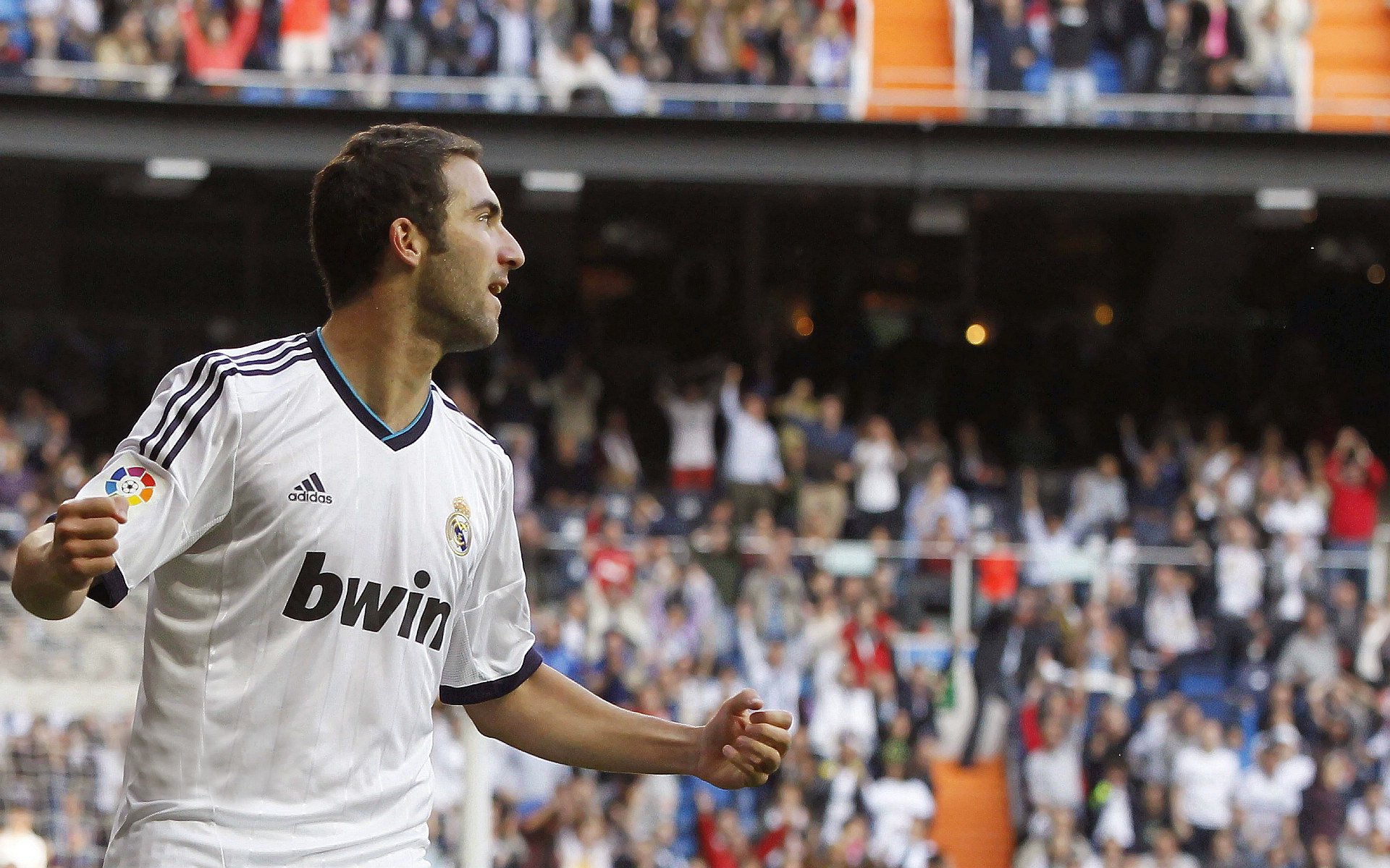 跨越赛场的统治力，从马刺的团队铁幕到米切尔的个人英雄主义